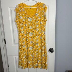 JTX yellow floral dress sz XL, flounce hem, cap sleeves, stretchy, cottagecore